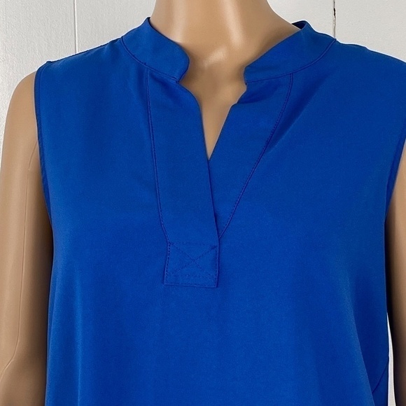 Hilary Radley sleeveless v-neck blouse blue size medium - Picture 2 of 8